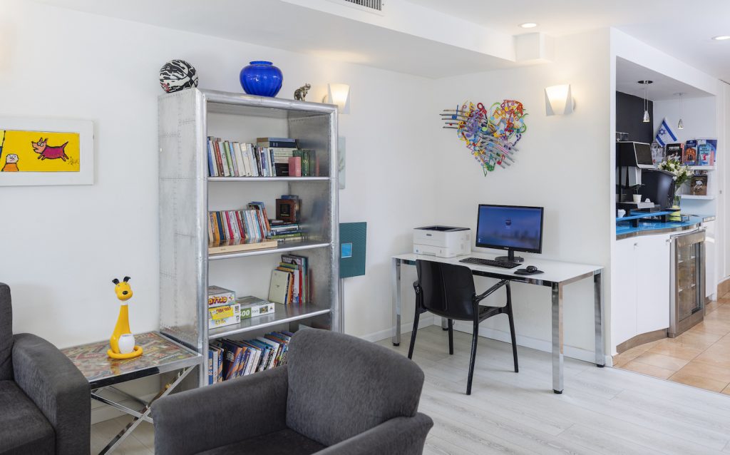 Lobby Workstation